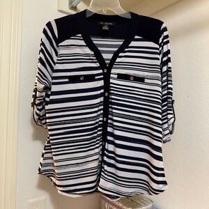 Navy Blue and White Top V-Neck Short Sleeve Size Petite Large